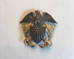 U.S. Navy. Officer. Full-size combination cap cap badge (obverse). 1943.